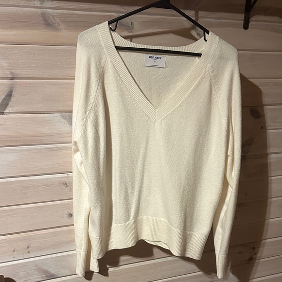 Old Navy Sweaters - Old Navy Women's Soft Cream V-Neck Sweater